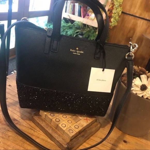 kate spade Handbags - Kate Spade Crossbody